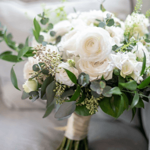 Букет невесты из кустовых роз