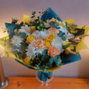 Букет «Аура» из хризантем и экзотических цветов