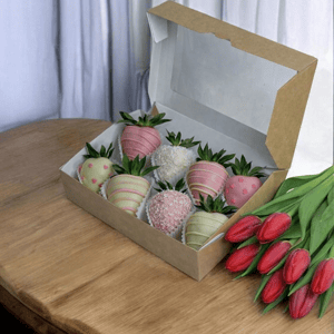 Клубника в шоколаде 8 шт. и тюльпаны