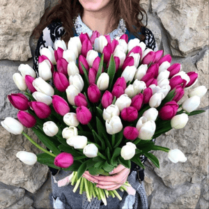 Букет из 101 тюльпана с лентой