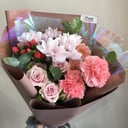 Букет «Яркость вечера» из хризантем и гвоздик