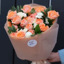 Букет «Персиковый с кустовой розой»