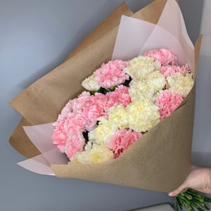 Букет «Диантусы в крафте 25»