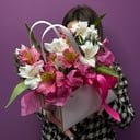 Коробка с цветами «Комплимент» из альстромерий