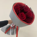 Букет с красными розами