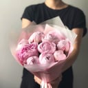 Нежный букет розовых пионов Weston