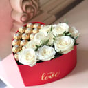 Подарочный набор «Белые розы и Ферреро роше»