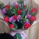 Букет «Вдохновение» из тюльпанов и эустом