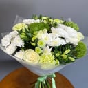 Авторский букет на день матери из гвоздик и хризантем