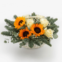 Корзина с цветами «Новая натура» из роз и подсолнухов