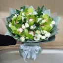 Букет «Цветочная поэзия» из роз и орхидей