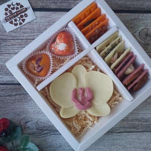 Набор "Орхидея, конфеты и миниплитки"