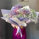 Букет из радужной гипсофилы