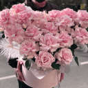 Шляпная коробка с цветами «Композиция из крупной французской розы»