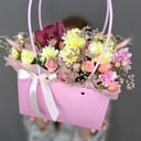 Коробка с цветами «Романтика» из роз и хризантем