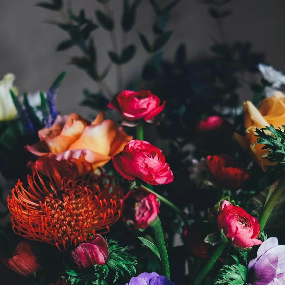 Flower delivery in Venice, Italy