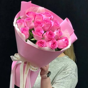 Букет «15 розовых роз»