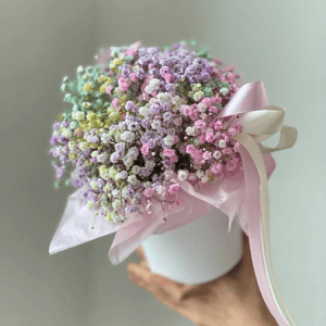 Шляпная коробка с цветами «Милая гипсофила в коробочке»