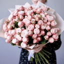 Букет «21 пионовидная кустовая роза в упаковке»