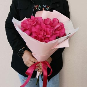 Букет «Комплимент из малиновых роз»