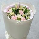 Букет «Маленькое чудо» из гвоздик и альстромерий