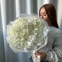 Букет из белых гортензий в кружеве