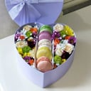 Подарочный набор «Макарунс с цветами в сердце»