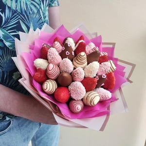 Букет из клубники в шоколаде Барни