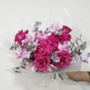 Букет «Темные и светлые розовые розы»