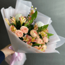 Сборный букет из роз и альстромерий