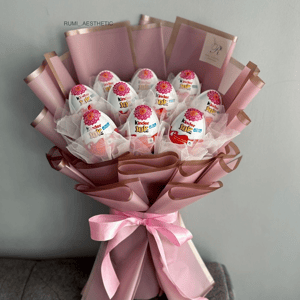 Букет из киндеров в нежном оформлении