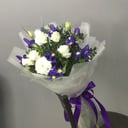 Букет «Летний лучик» из ирисов и эустом