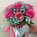 Шляпная коробка с цветами «Розовые розы в коробке»