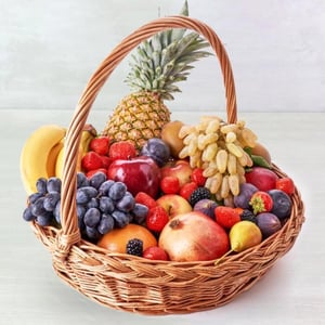 Корзина с фруктами