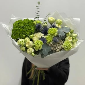 Букет «Лесная симфония» из роз и гвоздик