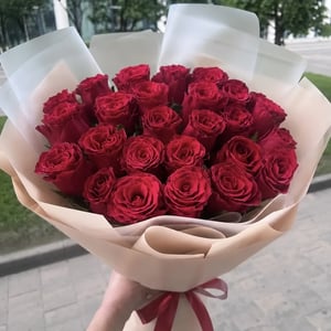 Букет из 25 красных роз
