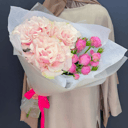 Букет мисти баблс и пинк мондиаль из роз