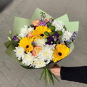 Букет «Стиляга» из роз и хризантем