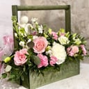 Коробка с цветами «Безмятежность» из эустом и роз