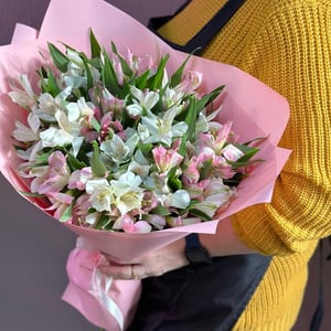 Букет из альстромерий