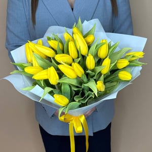 Букет из 25 жёлтых тюльпана