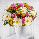 Краски лета из роз и гербер