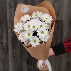 Букет из 3 ромашковых хризантем