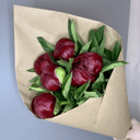 Букет из 5 бордовых пионов