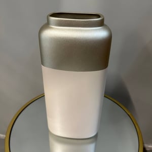 Ваза золотисто-бежевая