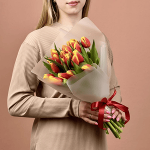 Букет «Огненный всплеск» из тюльпанов