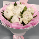 Букет белых пионов