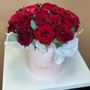 Красные розы в коробке 17 шт