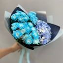 Букет «Голубое небо» из хризантем и гортензий