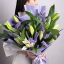 Букет из лилии и статицы "Лилиана"